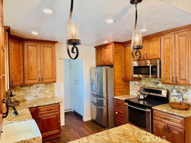 Detail Gallery Image 10 of 32 For 23593 Schooner Dr, Canyon Lake,  CA 92587 - 3 Beds | 2 Baths