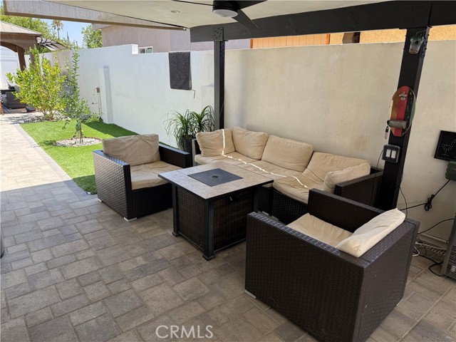 Detail Gallery Image 14 of 20 For 9610 Rudnick Ave, Chatsworth,  CA 91311 - 3 Beds | 2 Baths