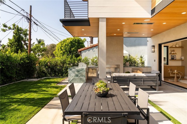 1721 Oak Avenue, Manhattan Beach CA: https://media.crmls.org/medias/510c55bb-011b-4124-abe1-71354e838f5b.jpg