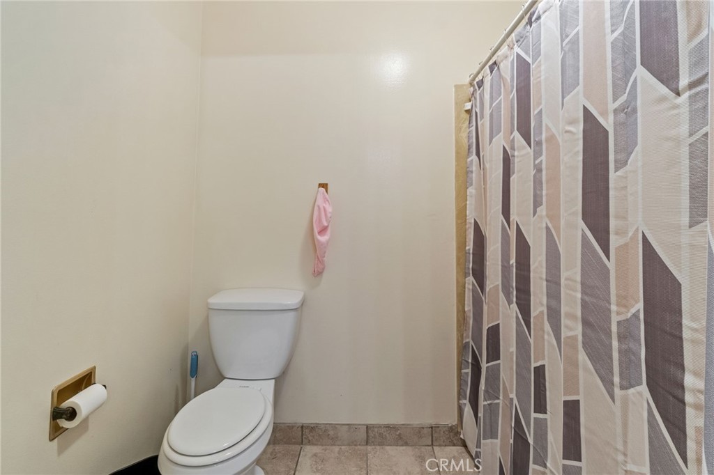 https://media.crmls.org/medias/510cb7d4-3995-4d33-a807-8bc5fb702b6d.jpg?preset=X-Large