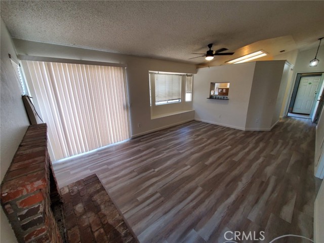 Detail Gallery Image 4 of 13 For 23805 Mark Twain, Moreno Valley,  CA 92557 - 3 Beds | 2 Baths