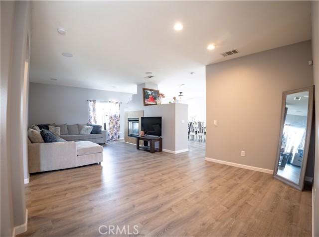13366 Viejo Circle, Victorville CA: https://media.crmls.org/medias/510d06b0-3eca-40c5-a9e5-fb3851e51199.jpg