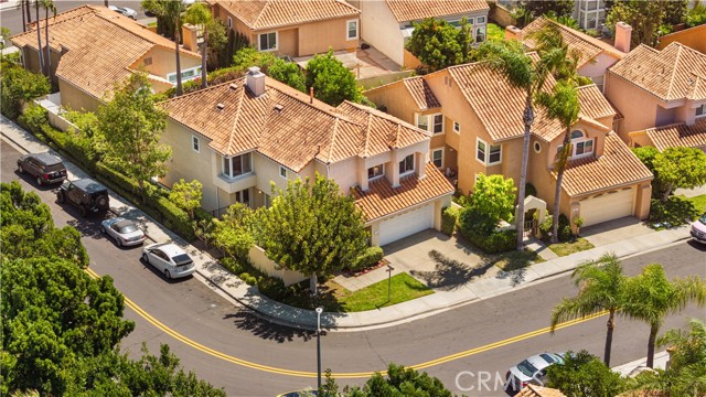 32 Belcanto, Irvine CA: https://media.crmls.org/medias/510d31d2-70c5-49c7-96e1-5c733b287ab7.jpg