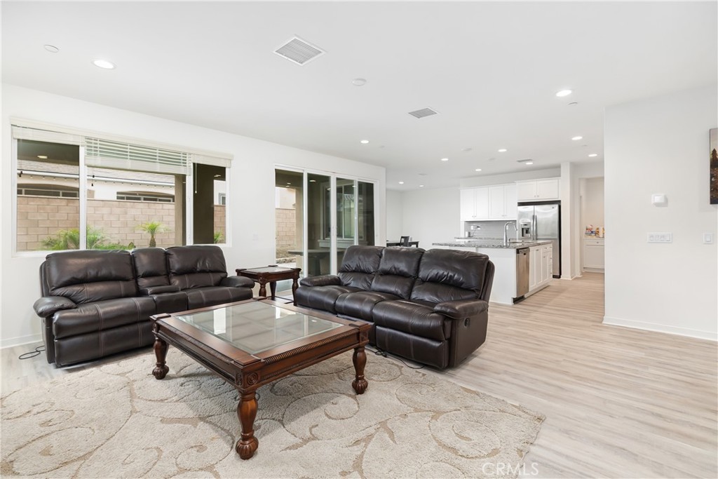 MLS #AR25102950 img 8