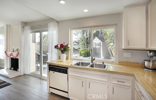 Detail Gallery Image 8 of 46 For 15942 Big Springs, San Diego,  CA 92127 - 3 Beds | 2/1 Baths