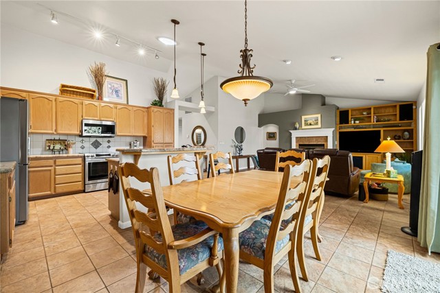 Detail Gallery Image 4 of 49 For 214 Windrose Ct, Chico,  CA 95973 - 3 Beds | 2 Baths
