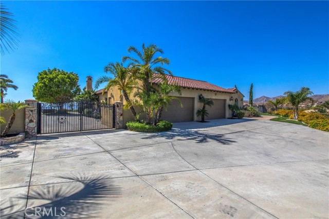 5239 Lochmoor Drive, Riverside, California 92507, 4 Bedrooms Bedrooms, ,3 BathroomsBathrooms,Single Family Residence,For Sale,Lochmoor,IV24113702