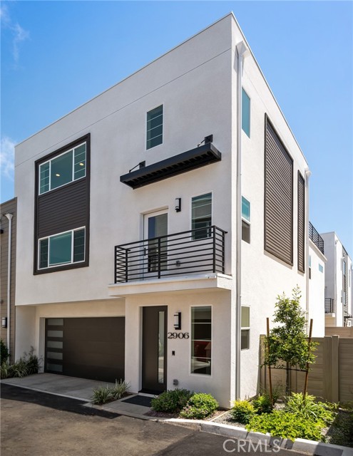 Detail Gallery Image 2 of 46 For 2906 Foundry Ct, Redondo Beach,  CA 90278 - 2 Beds | 2/1 Baths