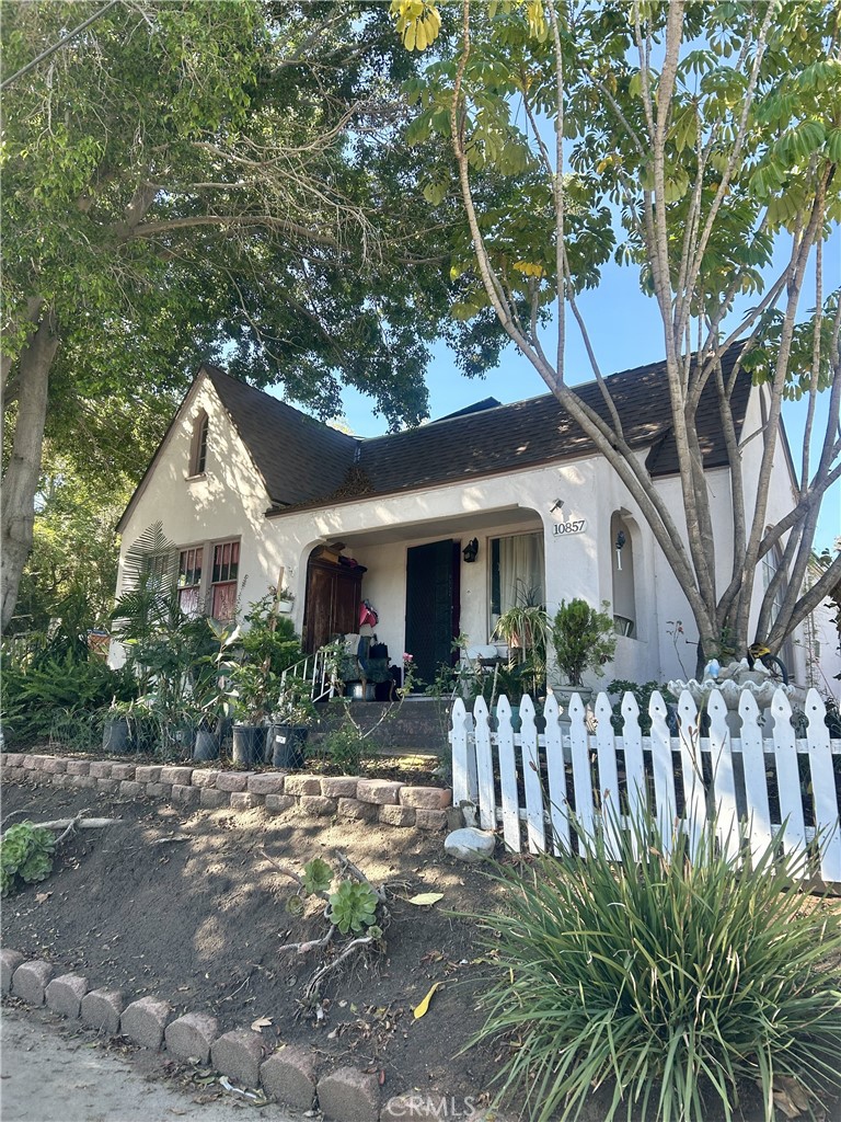 10857 La Mirada Boulevard