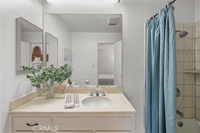 222 Irena Avenue, Redondo Beach, California 90277, 2 Bedrooms Bedrooms, ,3 BathroomsBathrooms,Residential,Sold,Irena,SB24068601