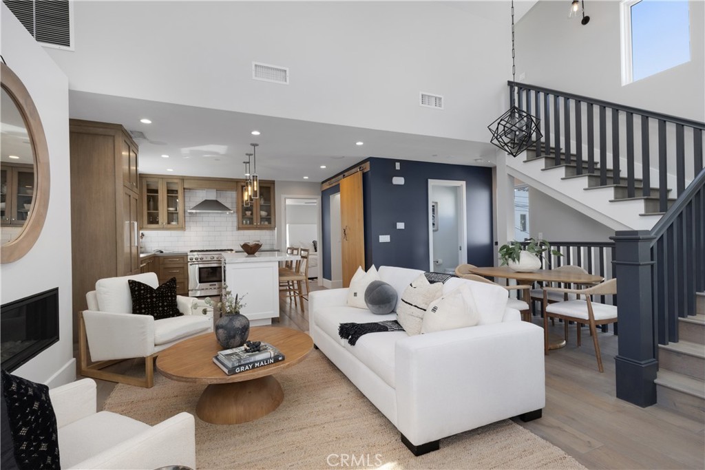1/2 Marguerite Avenue