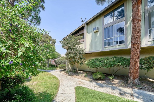 832 Coriander Drive, Torrance CA: https://media.crmls.org/medias/5110d646-ccdd-4064-b23c-09b39d4d43cb.jpg