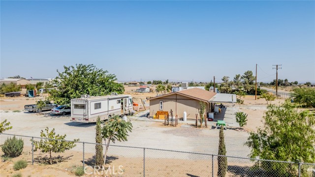 11930 Baldy Mesa Road, Victorville CA: https://media.crmls.org/medias/5110e347-1f9d-423b-955d-a836b56742c5.jpg