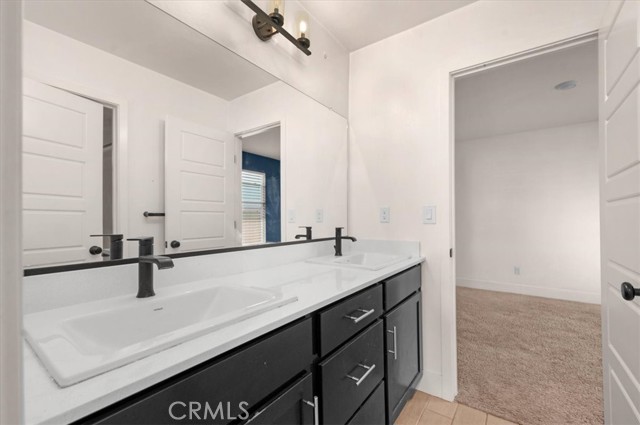 Detail Gallery Image 8 of 51 For 2520 S Spruce St, Visalia,  CA 93292 - 4 Beds | 2/1 Baths