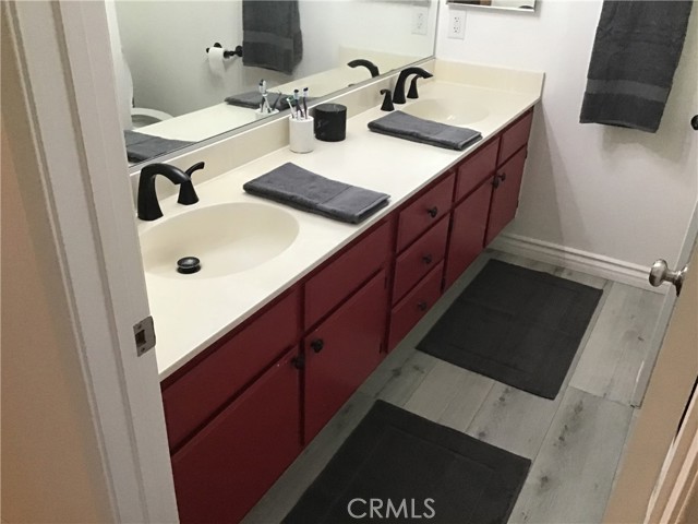 9144 Oakleaf Court, Hesperia CA: https://media.crmls.org/medias/5112375f-aa91-4f8e-adc8-bb3be6288ccd.jpg