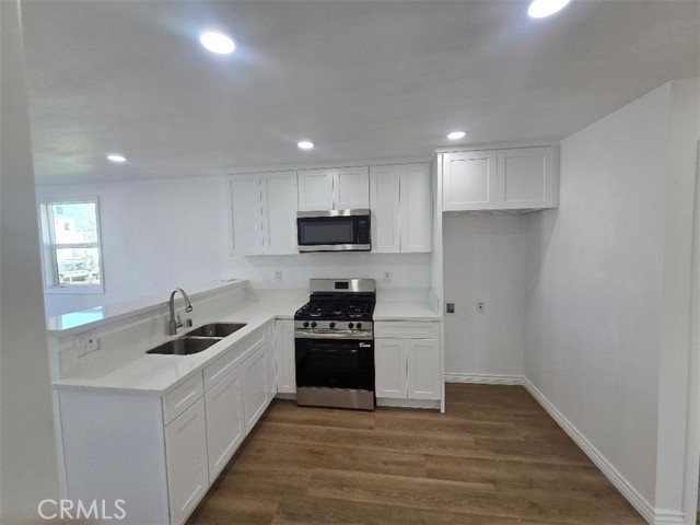 Detail Gallery Image 5 of 8 For 10722 Anzac, Los Angeles,  CA 90059 - 3 Beds | 1 Baths