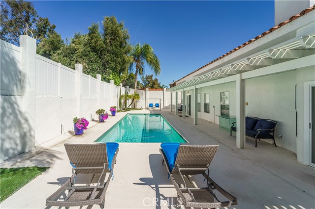 Detail Gallery Image 17 of 33 For 22640 Blue Teal, Canyon Lake,  CA 92587 - 3 Beds | 2/2 Baths