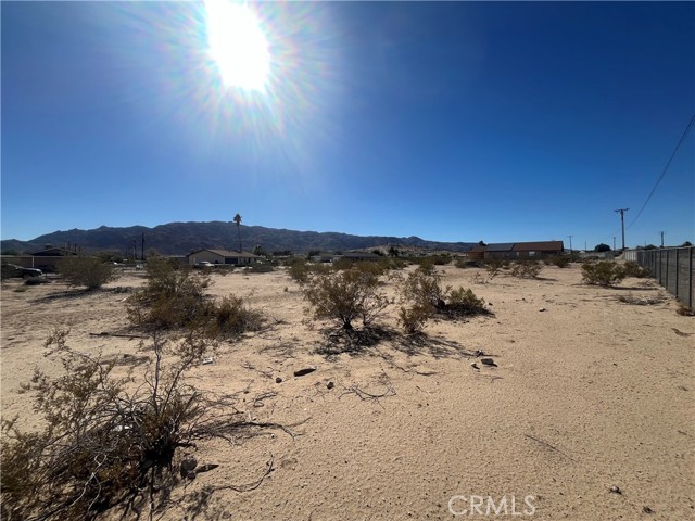 Detail Gallery Image 3 of 8 For 73624 Buena Vista Dr, Twentynine Palms,  CA 92277 - – Beds | – Baths