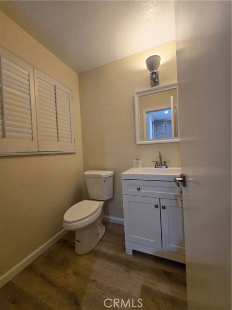 Detail Gallery Image 3 of 14 For 919 Creekside, Fullerton,  CA 92833 - 2 Beds | 2/1 Baths