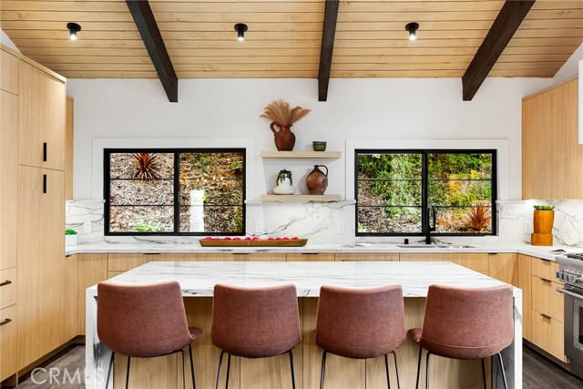 4885 Winnetka Avenue, Woodland Hills CA: https://media.crmls.org/medias/51143b1c-fcdd-493c-9610-1e2027a64781.jpg