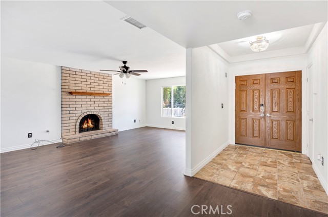 41776 Nordal Avenue, Hemet CA: https://media.crmls.org/medias/511463f6-fad9-4604-969f-fa786d5d42db.jpg
