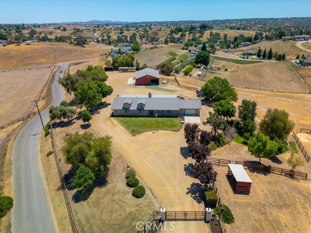 Detail Gallery Image 3 of 73 For 5498 Forked Horn Pl, Paso Robles,  CA 93446 - 3 Beds | 2 Baths