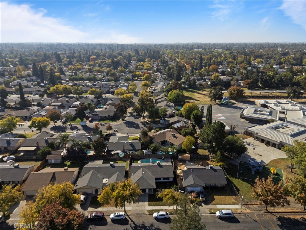 https://media.crmls.org/medias/511602c5-2380-4686-9471-8305f0138ea9.jpg?preset=X-Large