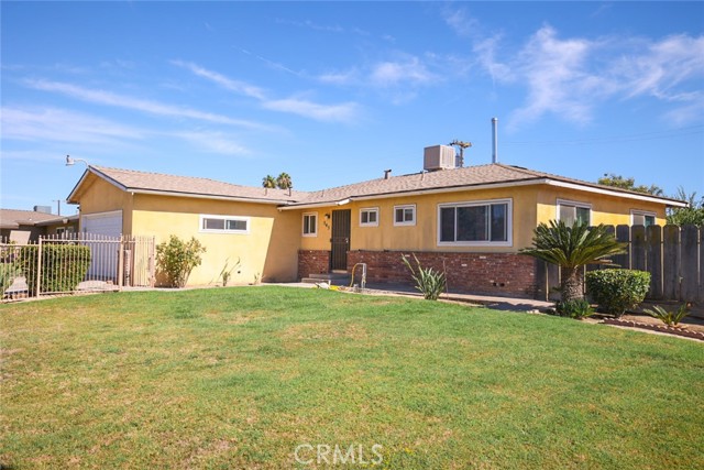 543 E Hopkins Avenue, Fresno CA: https://media.crmls.org/medias/51175de9-bcb0-4965-b753-d548293df3b9.jpg