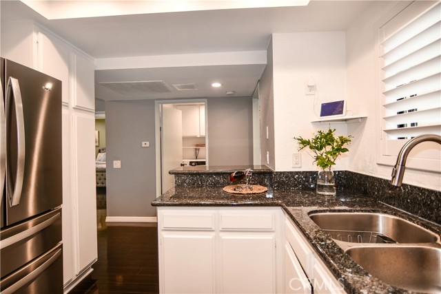 Detail Gallery Image 10 of 45 For 16551 Grunion Lane #204,  Huntington Beach,  CA 92649 - 2 Beds | 2 Baths