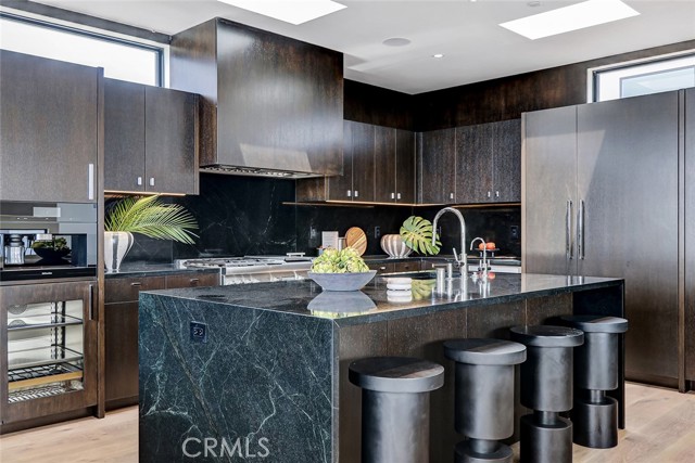 315 25th, Manhattan Beach, California 90266, 3 Bedrooms Bedrooms, ,3 BathroomsBathrooms,Residential,For Sale,25th,SB26081784