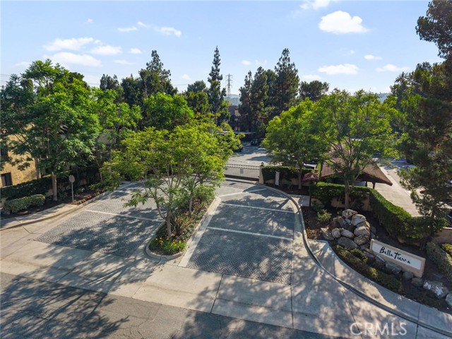25521 Indian Hill Ln, Laguna Hills CA: https://media.crmls.org/medias/5117d6a4-c54c-4882-af78-401f9fb066fa.jpg