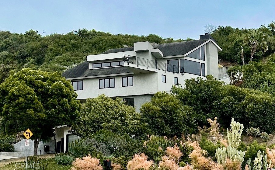 901 Summit Drive