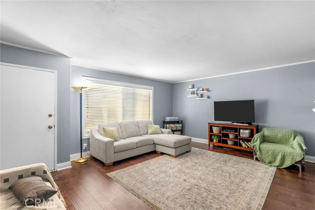 5463 Newcastle Avenue, Encino CA: https://media.crmls.org/medias/51187cfd-6ab9-4ebc-9b06-7f100caf91cb.jpg