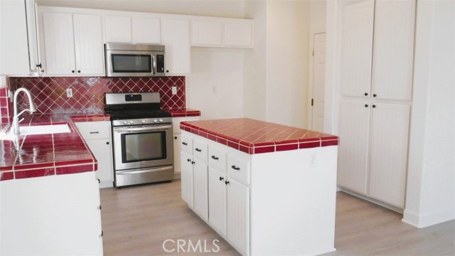 26 Trail Canyon Drive, Aliso Viejo CA: https://media.crmls.org/medias/511931ef-8f15-454a-9feb-a7f27c5ad9a3.jpg