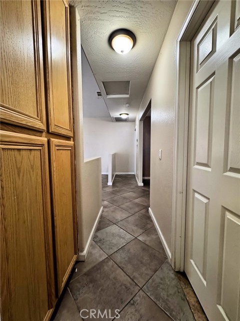Detail Gallery Image 10 of 14 For 13041 Billings Ct, Victorville,  CA 92395 - 3 Beds | 2 Baths