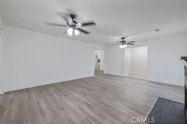 Detail Gallery Image 8 of 35 For 3803 E Clinton Ave, Fresno,  CA 93703 - 3 Beds | 1 Baths