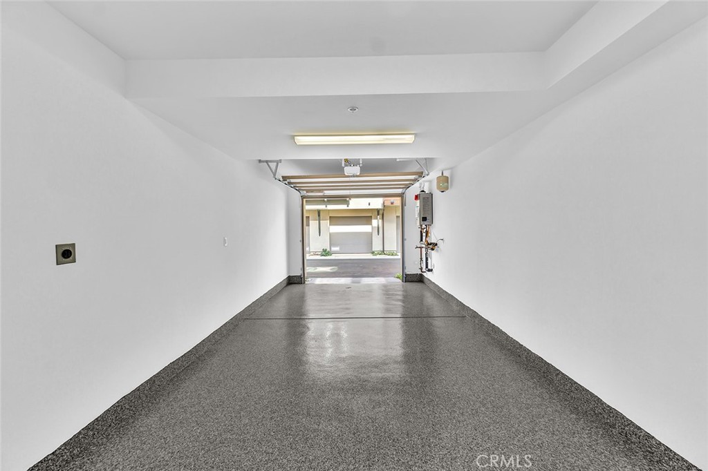 https://media.crmls.org/medias/511a1d47-edb8-4881-a963-767126d11e80.jpg?preset=X-Large