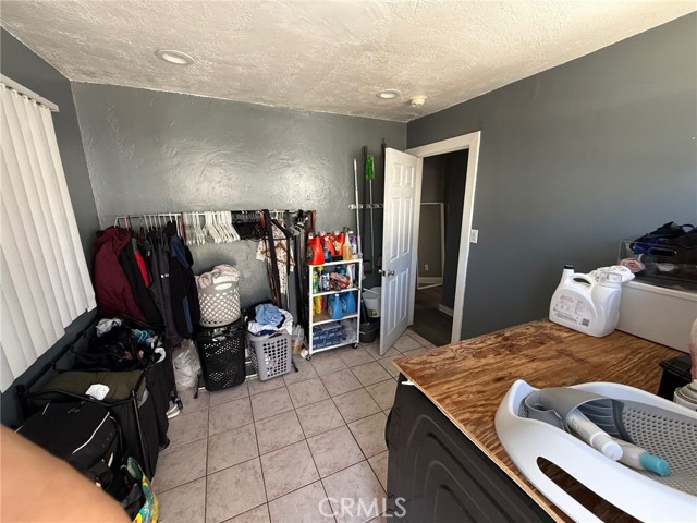 413 W 109th Place, Los Angeles CA: https://media.crmls.org/medias/511add94-eadc-4da1-b27f-acaad1df217c.jpg