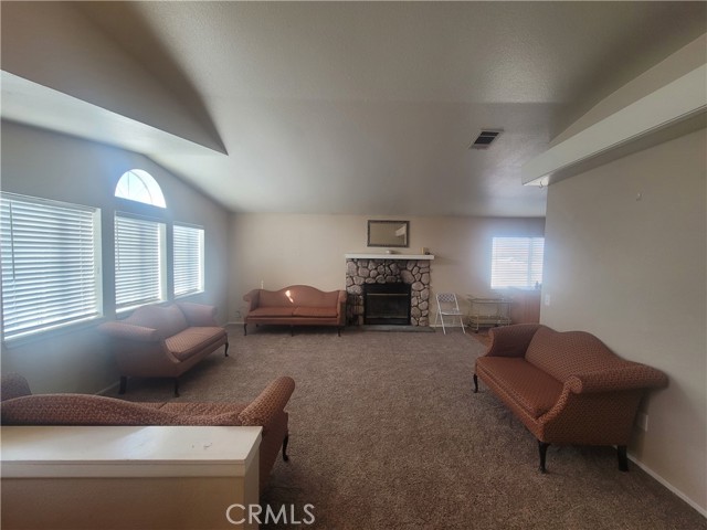 26969 Lakeview Drive, Helendale CA: https://media.crmls.org/medias/511b039b-ad93-4ba9-ac73-0d0d9c55dfca.jpg
