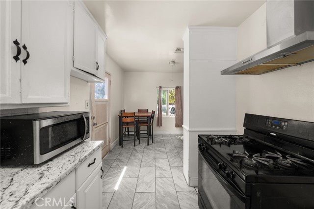 Detail Gallery Image 8 of 28 For 7027 Conejo Dr, San Bernardino,  CA 92404 - 3 Beds | 1 Baths