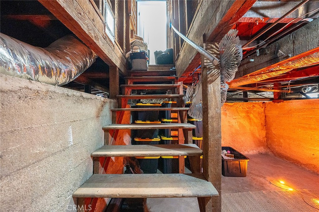 https://media.crmls.org/medias/511c2e5b-9aa6-4867-9fa1-d299a027a37e.jpg?preset=X-Large