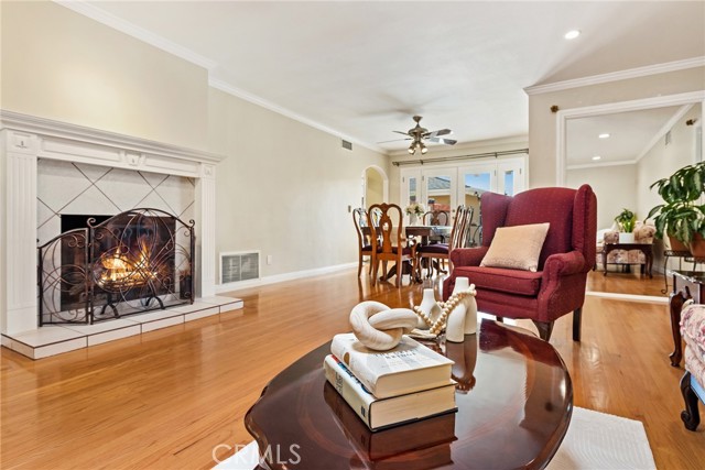 Detail Gallery Image 6 of 34 For 1116 W 21st St, Santa Ana,  CA 92706 - 3 Beds | 2 Baths