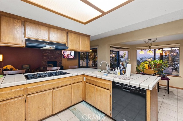 Detail Gallery Image 11 of 19 For 2390 Trinity Rd, Pinon Hills,  CA 92372 - 3 Beds | 2 Baths