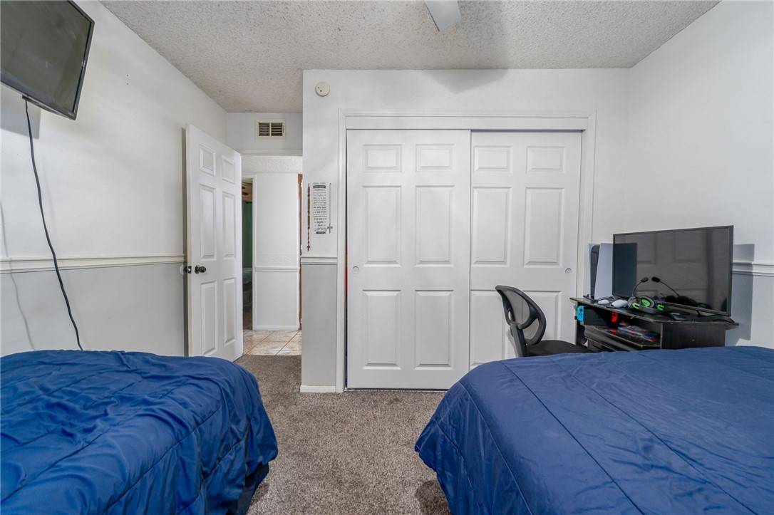 Detail Gallery Image 19 of 32 For 5805 Lisa Ct, Bakersfield,  CA 93304 - 3 Beds | 2 Baths