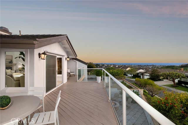 Detail Gallery Image 2 of 51 For 15 Curl Dr, Corona Del Mar,  CA 92625 - 3 Beds | 3 Baths