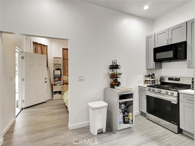 Detail Gallery Image 24 of 36 For 614 E 23rd, Los Angeles,  CA 90011 - 4 Beds | 2/1 Baths