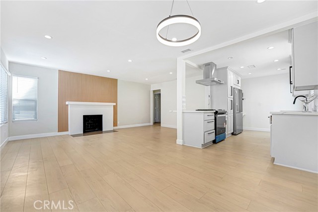 Detail Gallery Image 6 of 29 For 18216 Hartland St, Reseda,  CA 91335 - – Beds | – Baths