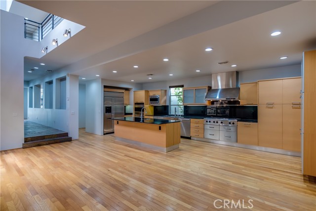 143 Union Jack Mall, Marina del Rey CA: https://media.crmls.org/medias/511ec238-3eb4-47d7-90bd-a00c042bab12.jpg