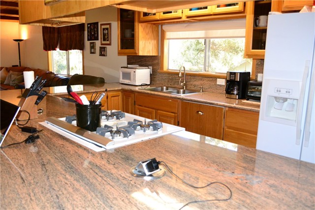 Detail Gallery Image 6 of 34 For 15433 Acacia Way, –,  CA 93225 - 2 Beds | 2 Baths