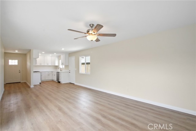 Detail Gallery Image 5 of 21 For 1683 Lark, Corona,  CA 92882 - 4 Beds | 1/1 Baths